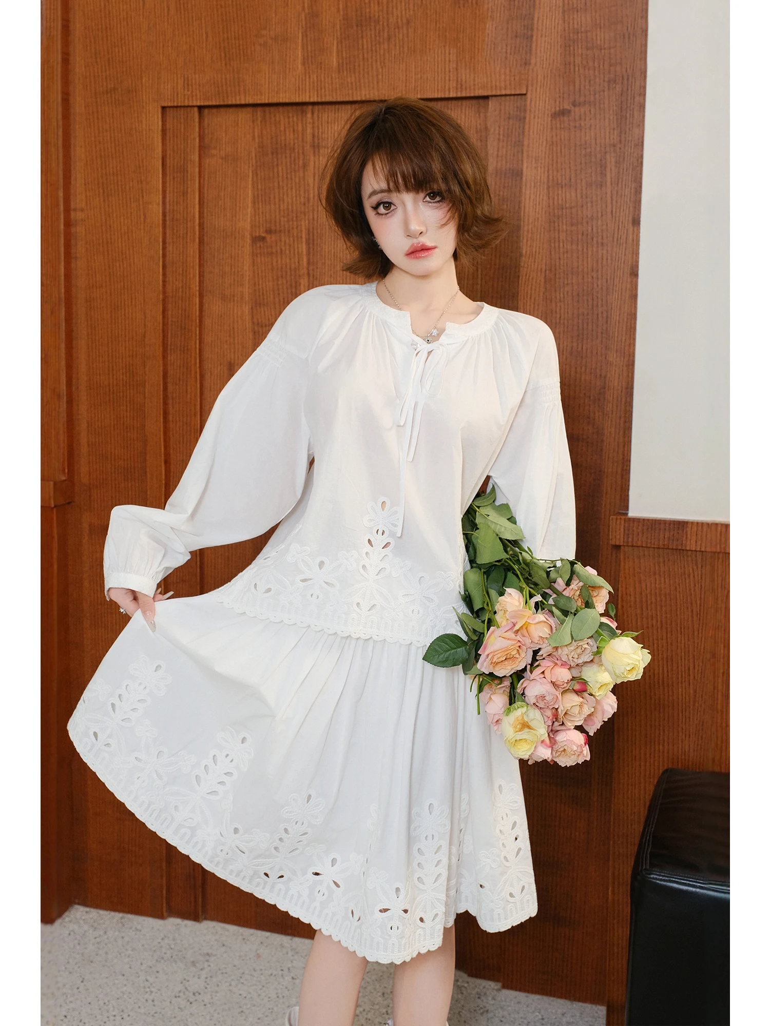 MIUCO Vacation Style Embroidered Hollow out Lantern Sleeve Top And Half Skirt Women's Fashion Set Spring Season
MIUCO Vacation Style Embroidered Hollow out Lantern Sleeve Top And Half Skirt Women's Fashion Set Spring Season