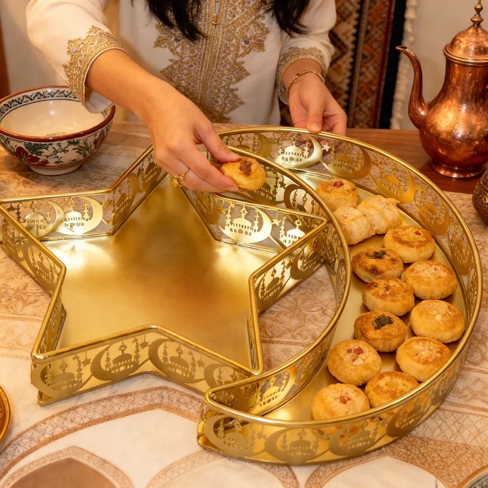 Middle East Creative Golden Star and Moon Ironware Tray,suitable for Storing Snacks and Fruits,luxurious Elegant Home Decoration
Middle East Creative Golden Star and Moon Ironware Tray,suitable for Storing Snacks and Fruits,luxurious Elegant Home Decoration