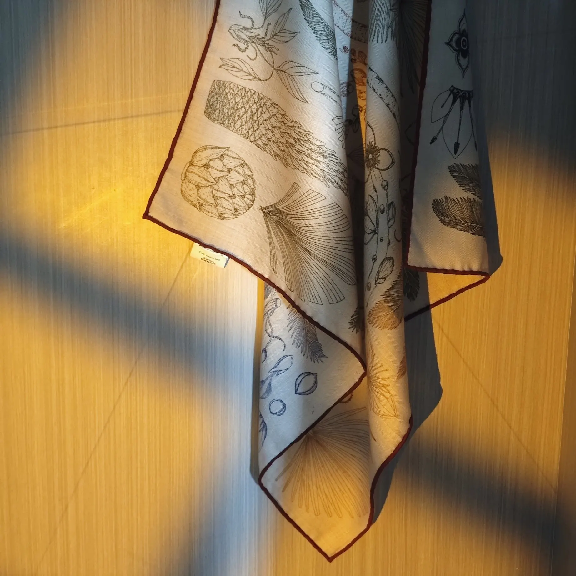 Double Faced Scarf Winter Women Scarf Square Shawls Hand Rolled Scarf Head Clothing Accessories Hair Bandanas
Double Faced Scarf Winter Women Scarf Square Shawls Hand Rolled Scarf Head Clothing Accessories Hair Bandanas