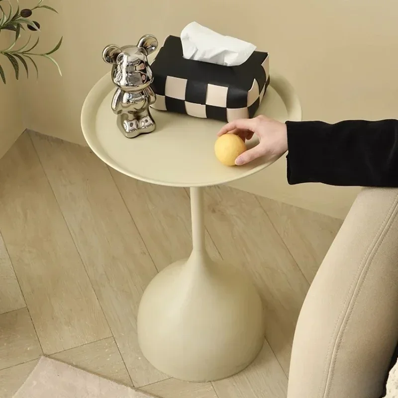 Nordic Style Furniture, Living Room Modern Minimalist Corners Small Table, Lacquered Round Coffee Table for Homes 
Nordic Style Furniture, Living Room Modern Minimalist Corners Small Table, Lacquered Round Coffee Table for Homes