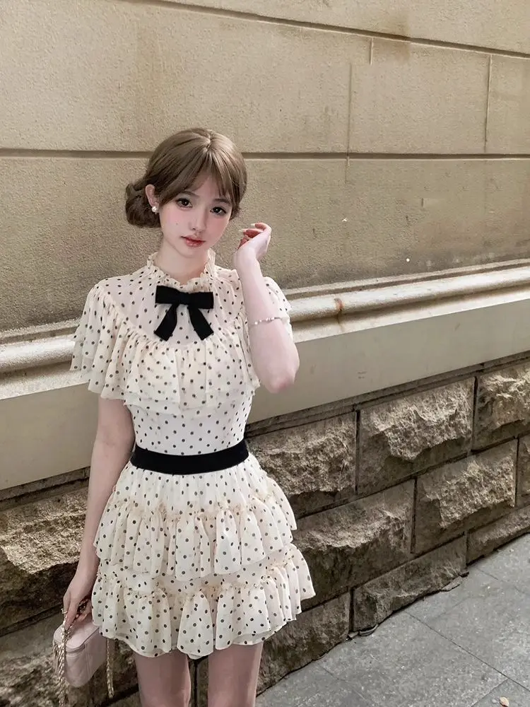 Dress for Women New Summer High-end Designed Sweet Girl Style Temperature Bow Polka Dot Waist-hugging Slimming Cake Short Dress
Dress for Women New Summer High-end Designed Sweet Girl Style Temperature Bow Polka Dot Waist-hugging Slimming Cake Short Dress