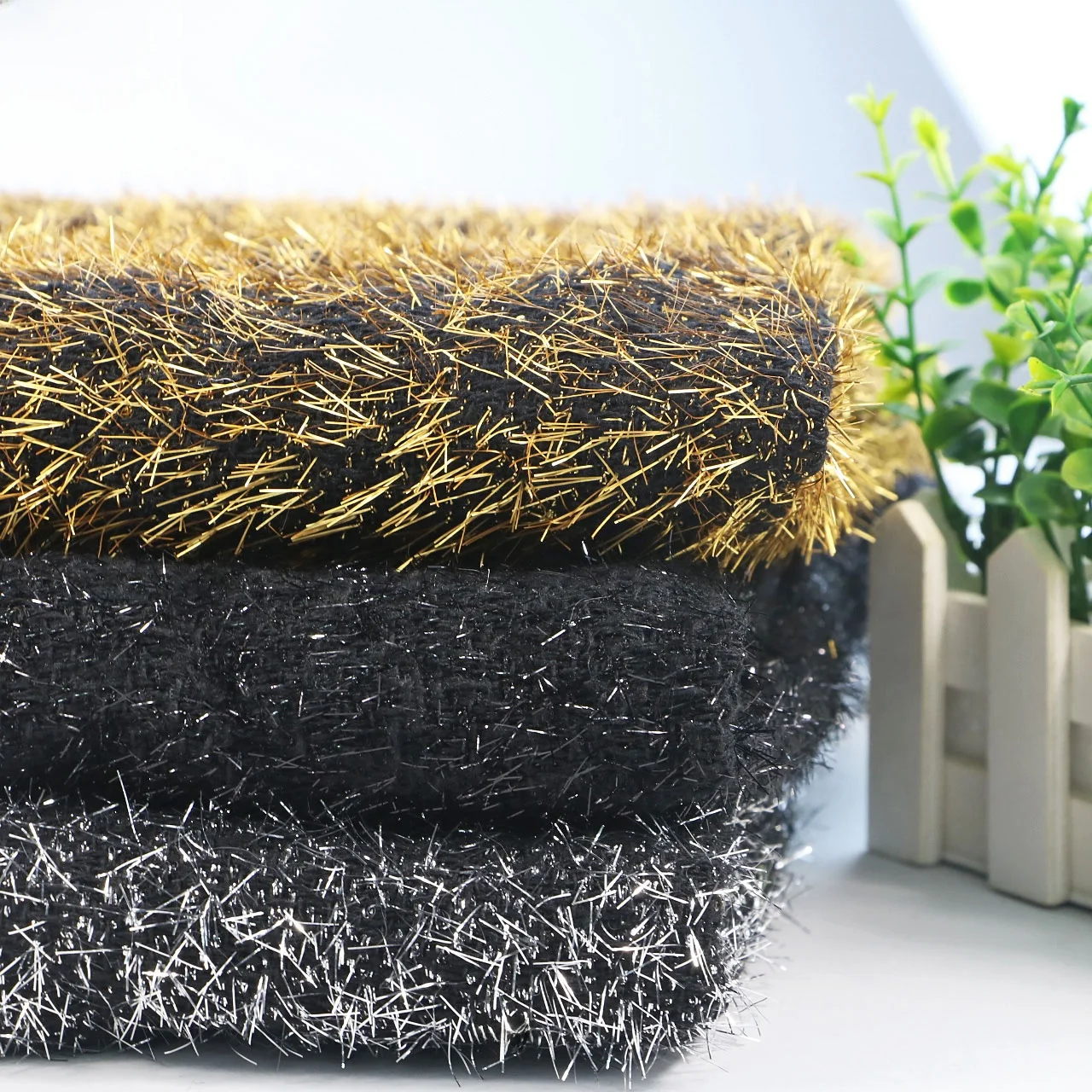 Мягкая трикотажная ткань для свитеров с эффектом трехмерного блеска, серебряными и золотыми нитями, из шерстяной пряжи
Мягкая трикотажная ткань для свитеров с эффектом трехмерного блеска, серебряными и золотыми нитями, из шерстяной пряжи