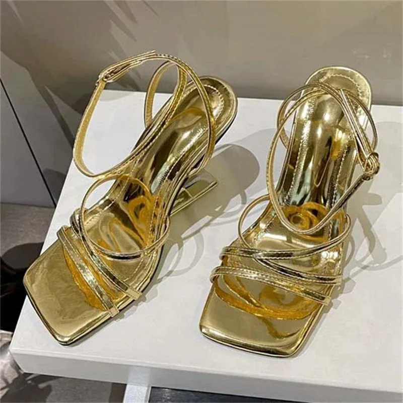New Design Women's Shoes Narrow Band High Heels Luxury Fashion Women Sandals Summer Square Toe Buckle Strap Banquet Female Shoes
New Design Women's Shoes Narrow Band High Heels Luxury Fashion Women Sandals Summer Square Toe Buckle Strap Banquet Female Shoes
