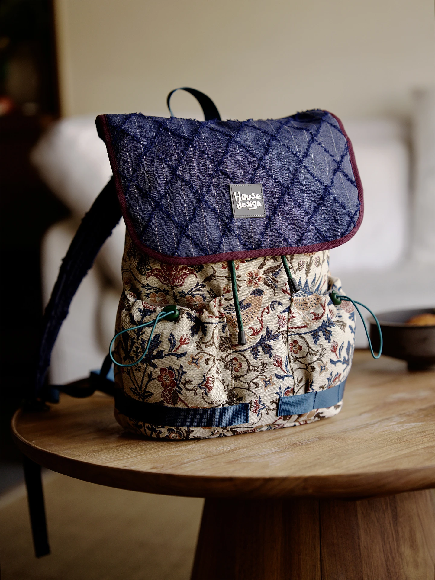 Casual Commuter Women's Backpack Contrast Color Embroidery Fashion New Retro Design Soft Shoulder Strap Vertical Square Shape
Casual Commuter Women's Backpack Contrast Color Embroidery Fashion New Retro Design Soft Shoulder Strap Vertical Square Shape