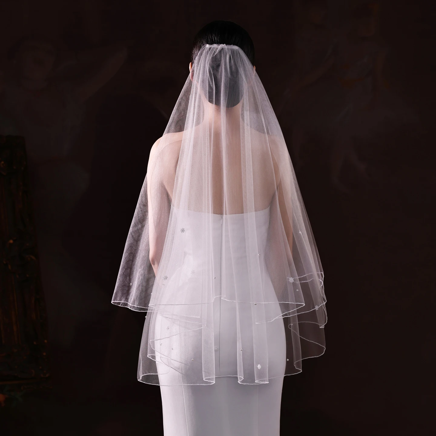 Двухслойная фата с замком в стиле V540 и цветочными акцентами из бисера, белое покрытие для лица, свадебный головной убор, прозрачный
Двухслойная фата с замком в стиле V540 и цветочными акцентами из бисера, белое покрытие для лица, свадебный головной убор, прозрачный