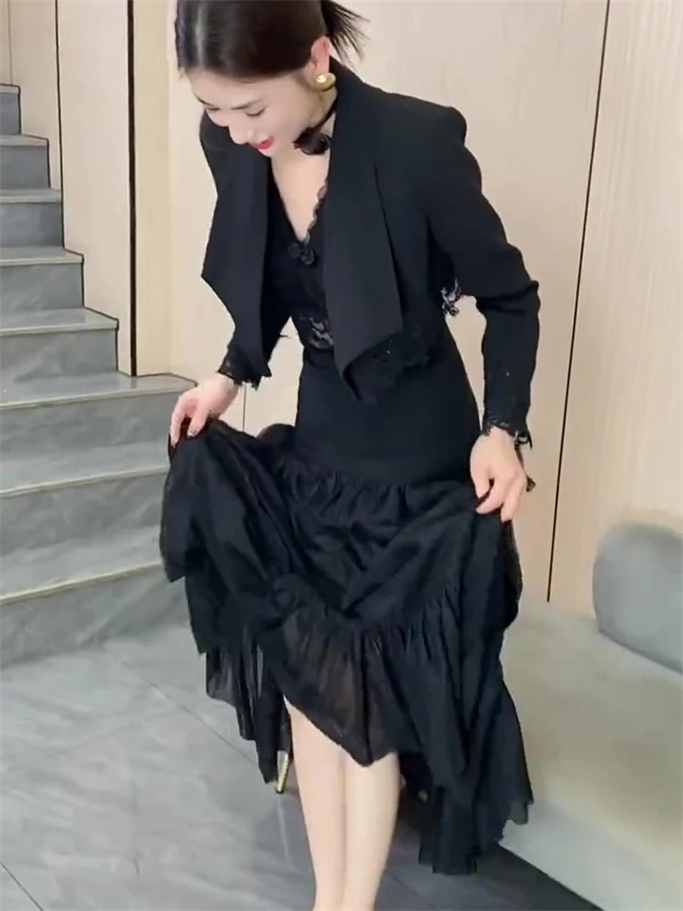 2025 Spring short jacket for slimming, chiffon patchwork skirt Two Piece Sets Stylish and sophisticated temperament set
2025 Spring short jacket for slimming, chiffon patchwork skirt Two Piece Sets Stylish and sophisticated temperament set