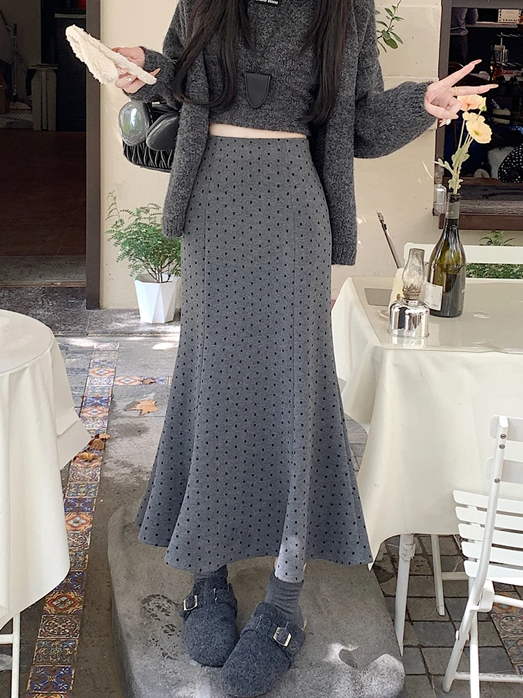 Autumn Winter 2024 Women Black Dot High Waist Woolen Long Skirts For Women Retro Grey Elegant Versatile Wrap Hip Fishtail Skirt 
Autumn Winter 2024 Women Black Dot High Waist Woolen Long Skirts For Women Retro Grey Elegant Versatile Wrap Hip Fishtail Skirt