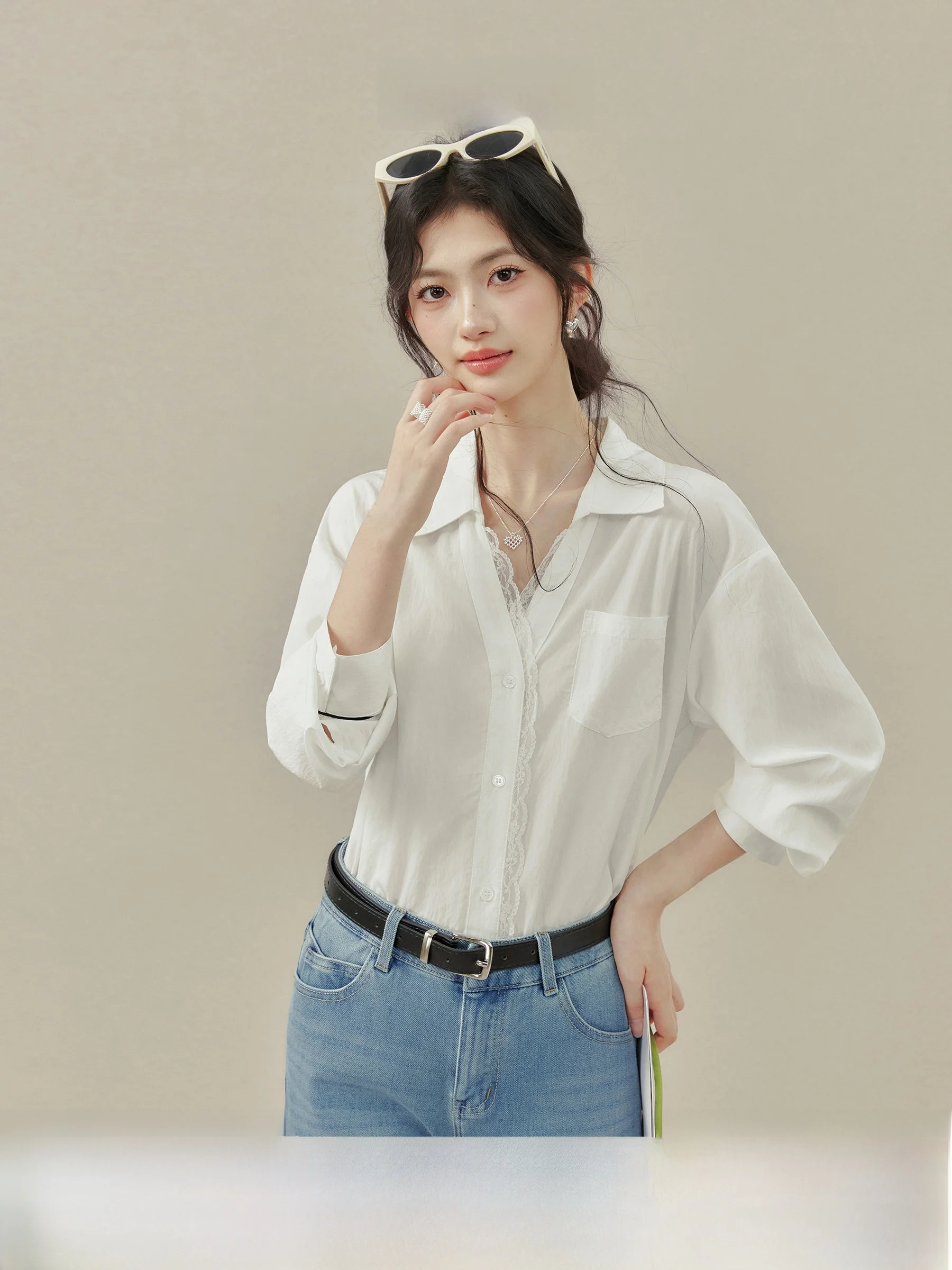 Elegant White V-neck Lace Patchwork Shirt Women's Fashion plus Size Shirt with Handwritten Poem by Mantoura for plus Size Women
Elegant White V-neck Lace Patchwork Shirt Women's Fashion plus Size Shirt with Handwritten Poem by Mantoura for plus Size Women