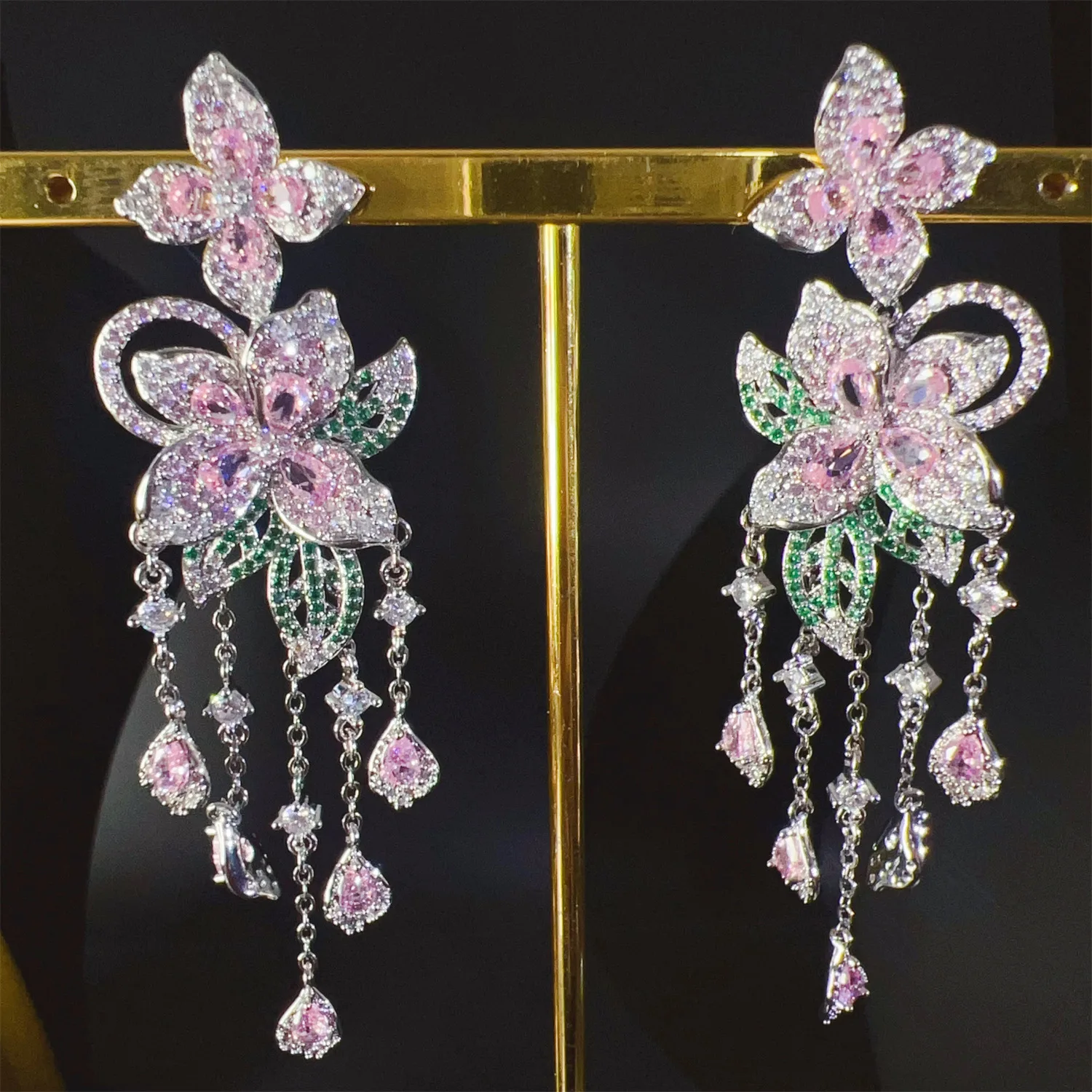 zirconia long dangle earrings flower white pink orange luxury jewelry women wedding bride gown pendant earrings for women
zirconia long dangle earrings flower white pink orange luxury jewelry women wedding bride gown pendant earrings for women