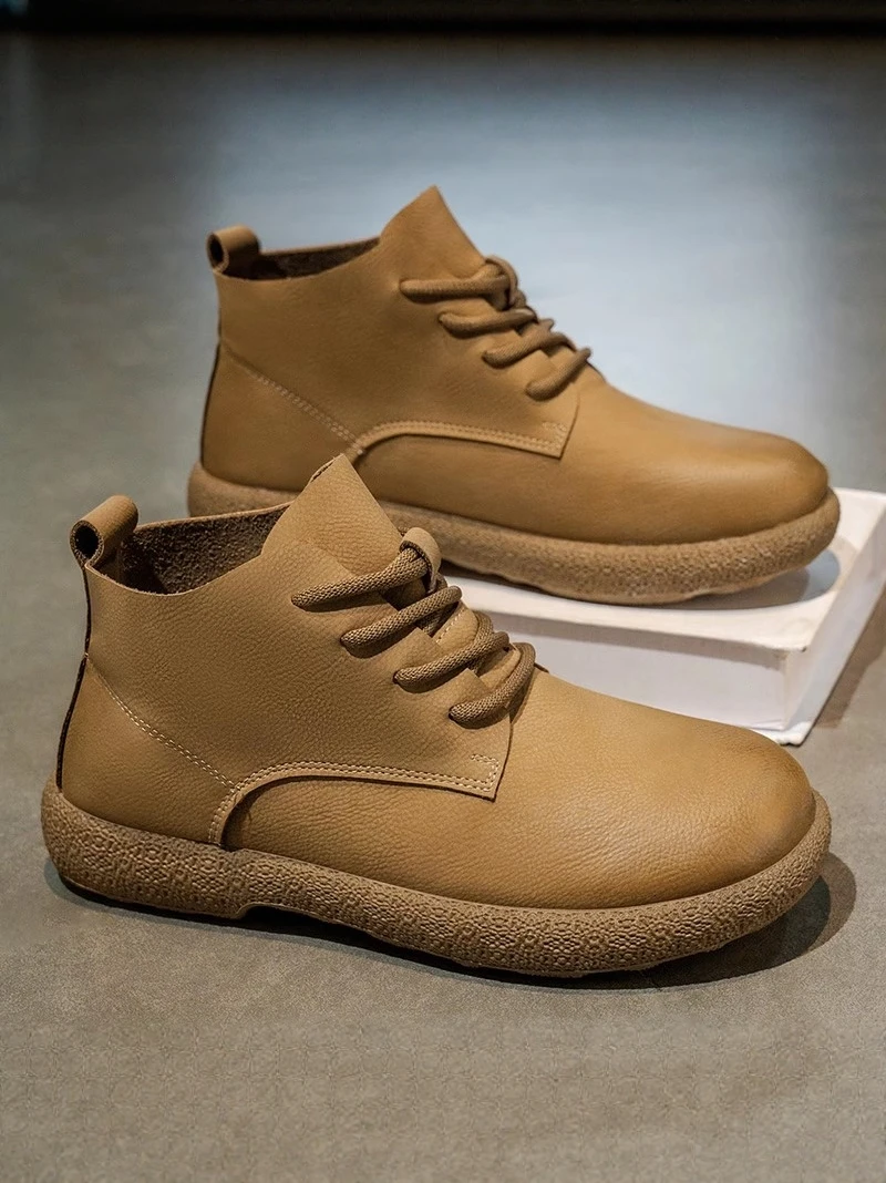 Men's Boots High Top Ultra Light Soft Bottom British Style Casual Shoes round Toe Thick Bottom PU Leather Spring Autumn
Men's Boots High Top Ultra Light Soft Bottom British Style Casual Shoes round Toe Thick Bottom PU Leather Spring Autumn