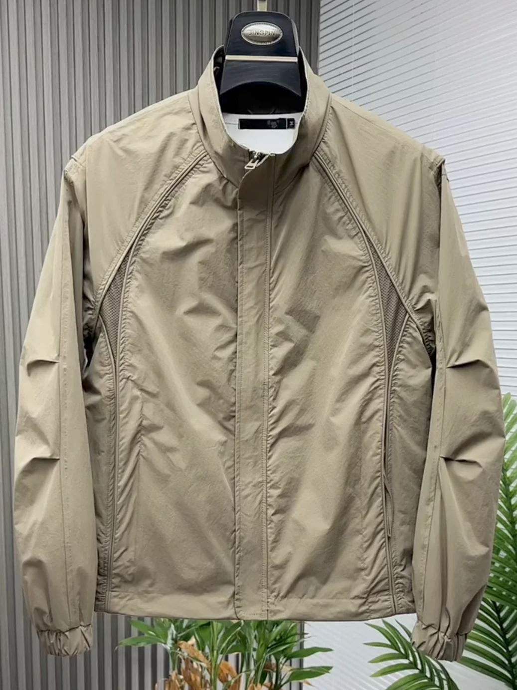 Высококачественная модная мужская повседневная куртка с воротником-стойкой, весенне-осенняя новинка, универсальные европейские товары Sli
Высококачественная модная мужская повседневная куртка с воротником-стойкой, весенне-осенняя новинка, универсальные европейские товары Sli