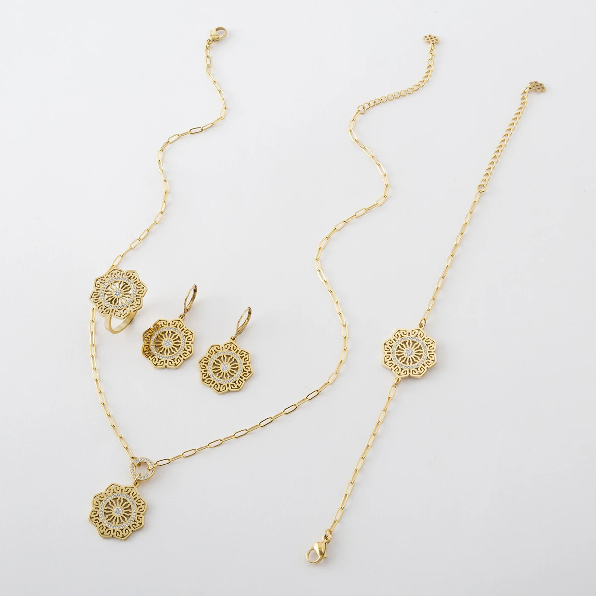 Женский комплект из колье и серёг, из нержавеющей стали
Женский комплект из колье и серёг, из нержавеющей стали