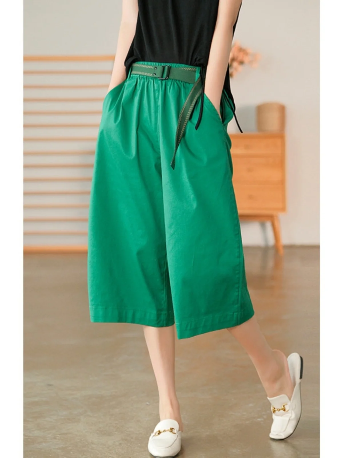 2025 New Summer Capri Pants Women High Waist Casual Straight Female Trousers Fashion Solid Loose Baggy Pants Streetwear E9006
2025 New Summer Capri Pants Women High Waist Casual Straight Female Trousers Fashion Solid Loose Baggy Pants Streetwear E9006