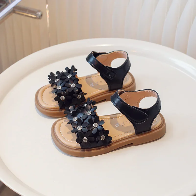 Summer Kids Fashion Sandals Girl Flower Rhinestone Beach Shoes Children Soft Soled Girl Velcro Princess Casual Versatile Sandals
Summer Kids Fashion Sandals Girl Flower Rhinestone Beach Shoes Children Soft Soled Girl Velcro Princess Casual Versatile Sandals
