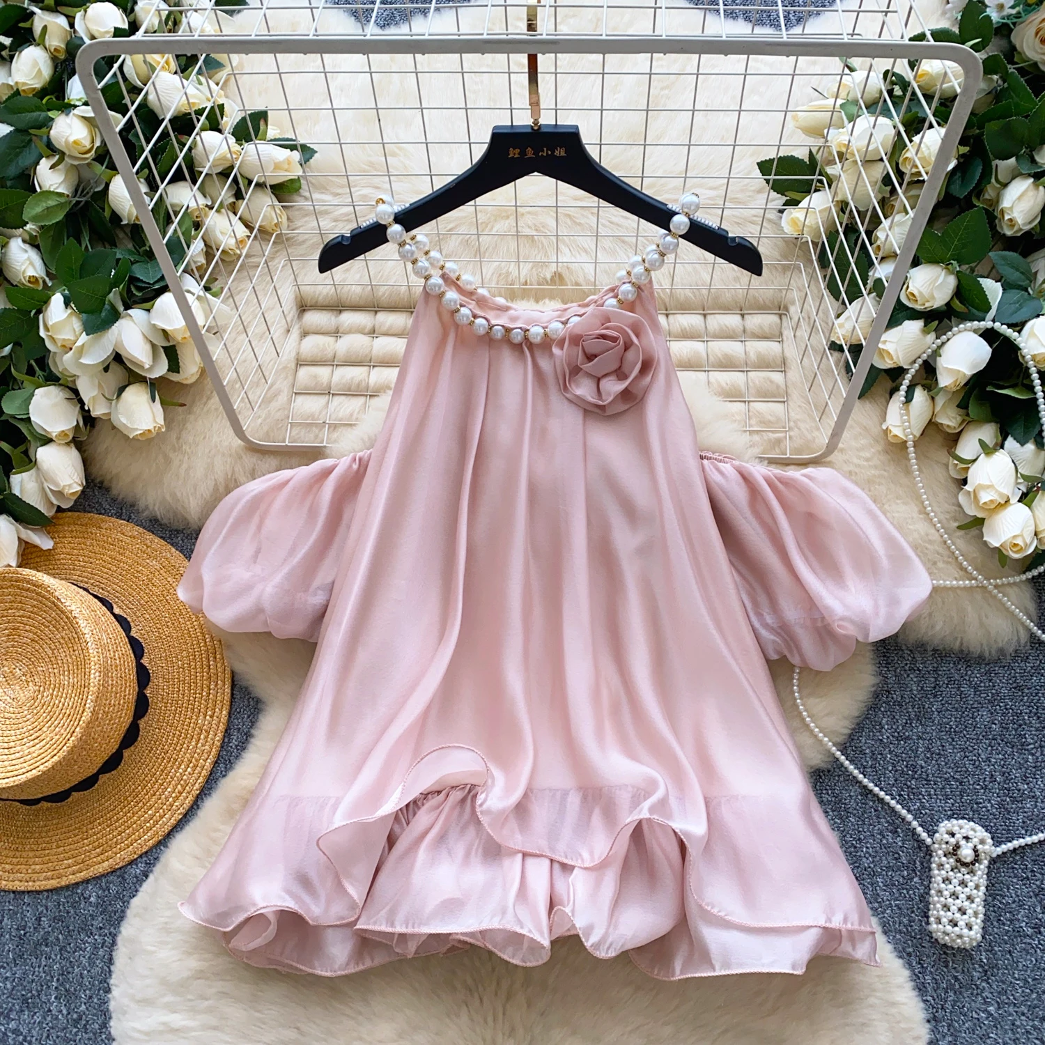 Vintage Elegant short sleeve Beading floral Blouse Fashion Shirt Casual Chic Top Fairy Summer Women Shirt
Vintage Elegant short sleeve Beading floral Blouse Fashion Shirt Casual Chic Top Fairy Summer Women Shirt