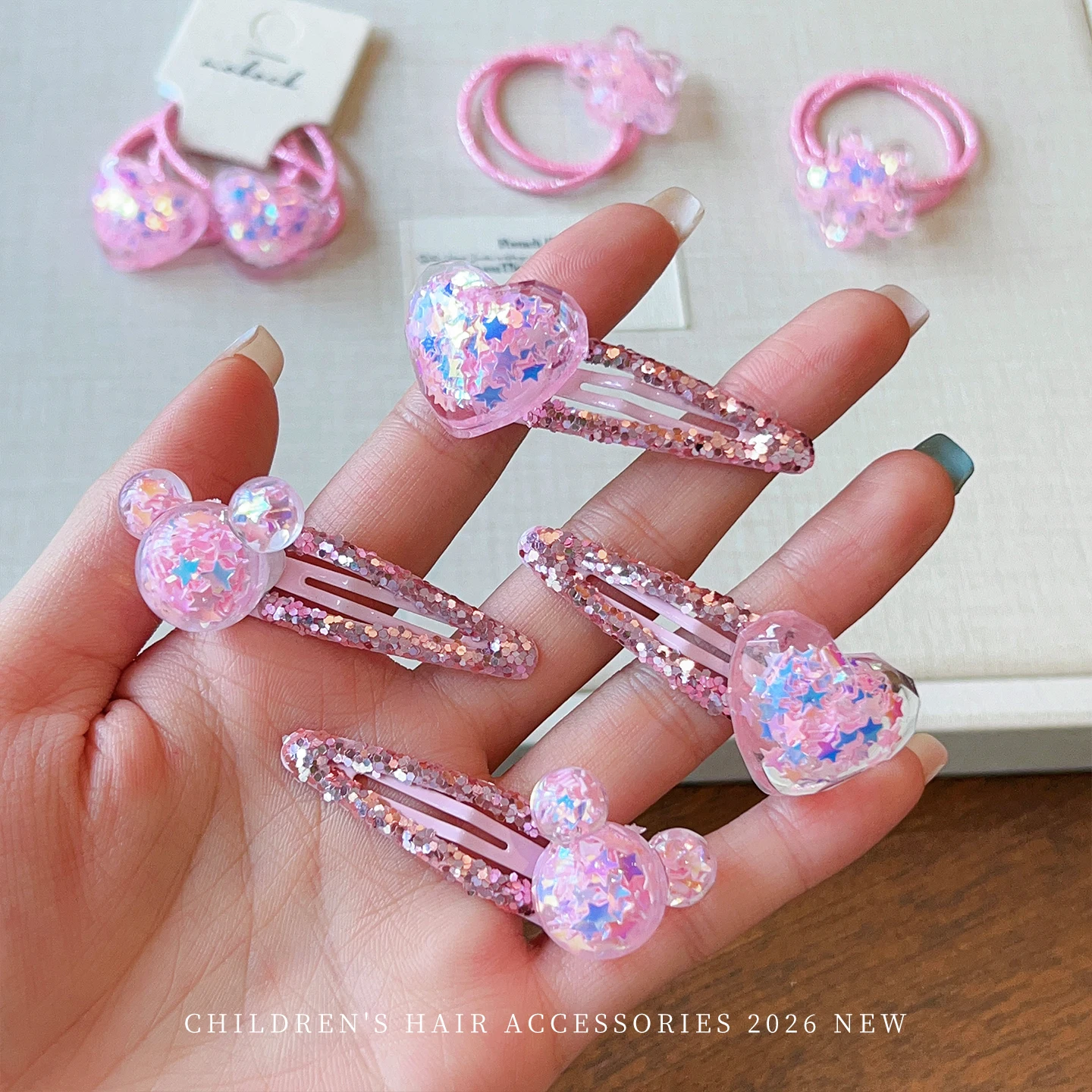 2026 New Korean Sparkly Glitter Heart Bear Hair Clips Shiny Sequin Pink BB Clips No Hurt Hair Barrettes for Baby Girls Toddler
2026 New Korean Sparkly Glitter Heart Bear Hair Clips Shiny Sequin Pink BB Clips No Hurt Hair Barrettes for Baby Girls Toddler