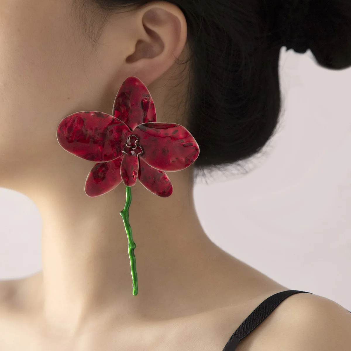 ZAA Vintage Women Jewelry Red Enamel Craft Flower Earrings 2025 Trend Statement Holiday Party Casual Accessories Gifts
ZAA Vintage Women Jewelry Red Enamel Craft Flower Earrings 2025 Trend Statement Holiday Party Casual Accessories Gifts