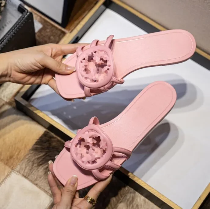 Women Sandals Designer Brand Flat sandles Heels Beach Real Leather Slippers Letter Slides Women Flat Slide Flip flop Flops with
Women Sandals Designer Brand Flat sandles Heels Beach Real Leather Slippers Letter Slides Women Flat Slide Flip flop Flops with