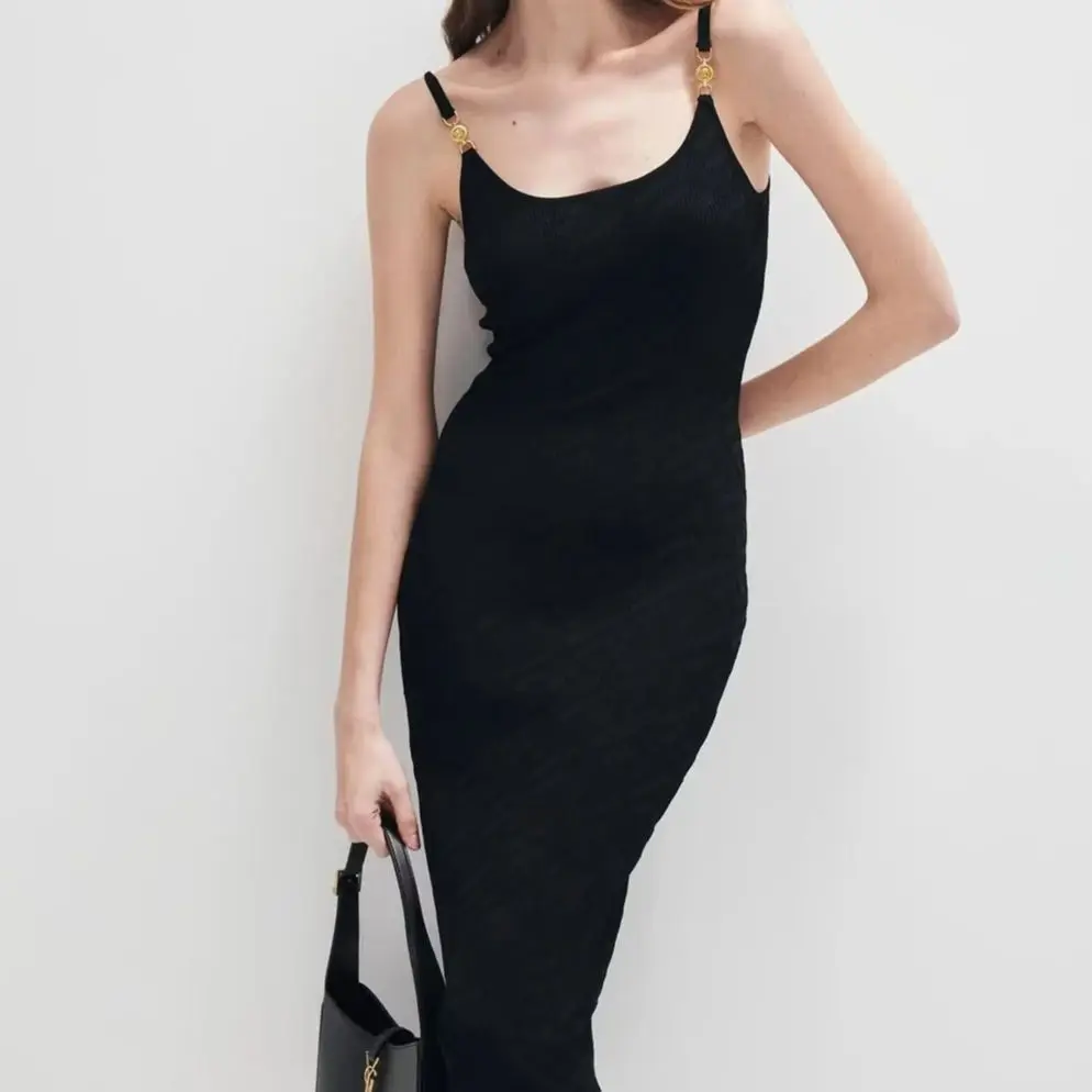 Spring And Summer New Fashionable Socialite Woolen Temperament Woven Versatile Women's Knitted Suspender Sleeveless Long Dress 
Spring And Summer New Fashionable Socialite Woolen Temperament Woven Versatile Women's Knitted Suspender Sleeveless Long Dress
