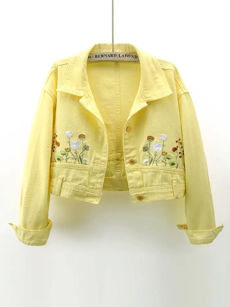 Spring New Fashionable Embroidered Flower Long Sleeve Cowboy Jacket Women Laple Collar Single breasted Short Style Coat
Spring New Fashionable Embroidered Flower Long Sleeve Cowboy Jacket Women Laple Collar Single breasted Short Style Coat