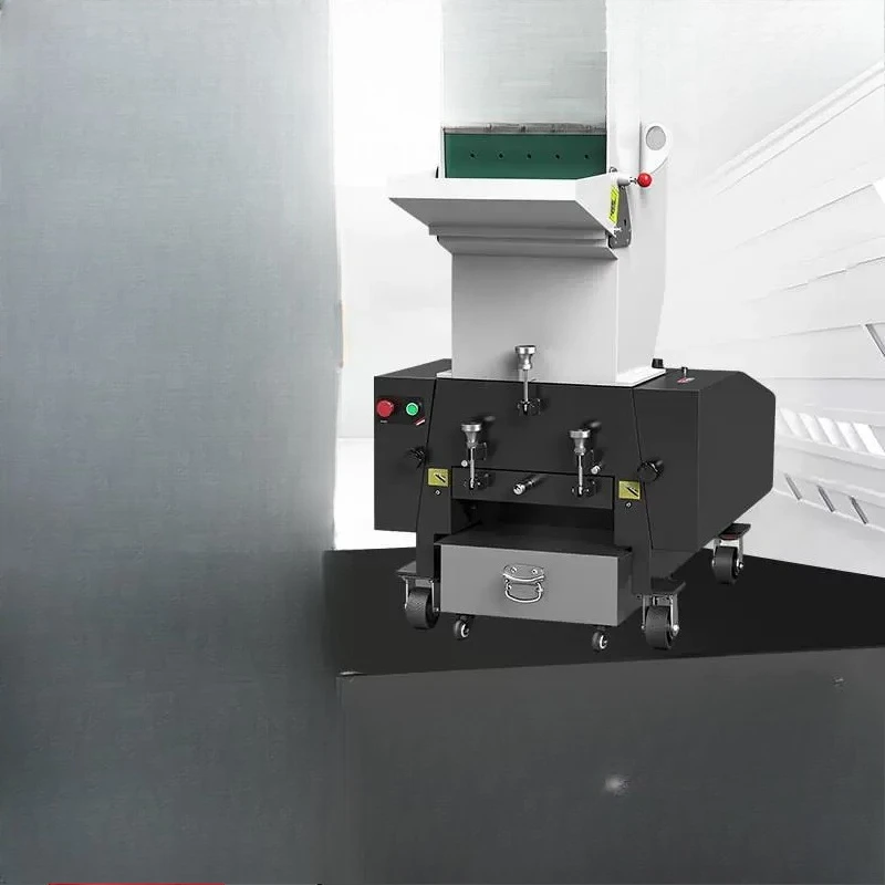 Strong crusher Industrial plastic crushing Office shredder
Strong crusher Industrial plastic crushing Office shredder