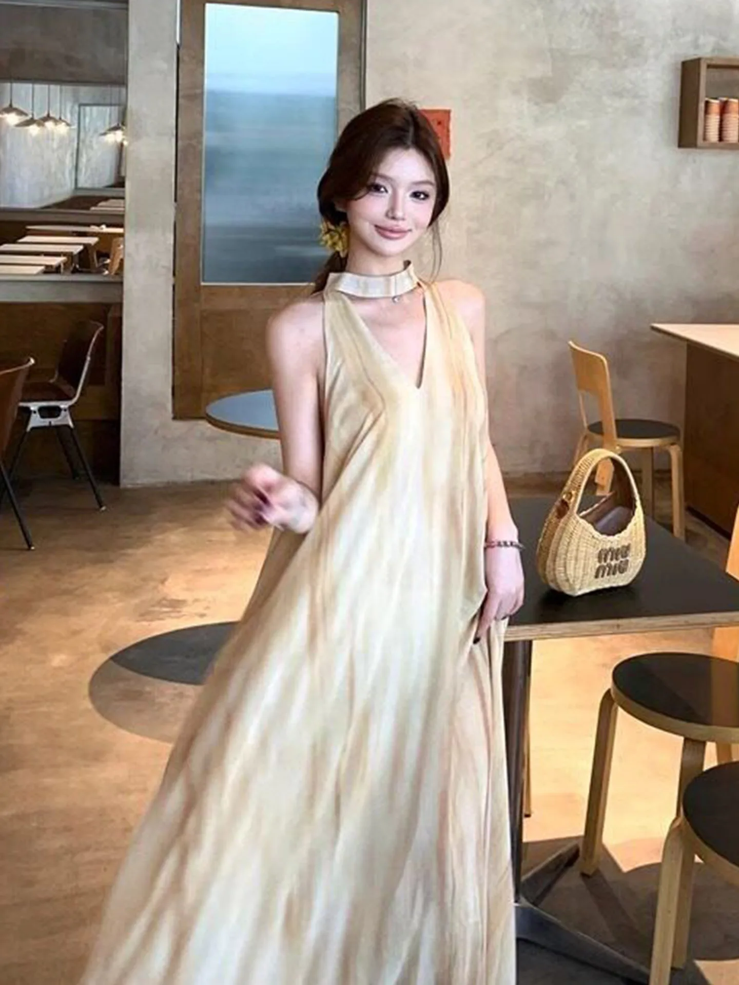 Ladies Summer V-Neck Long A-Line Dress Sleeveless Hang Neck Strapless Draped High Waist Korean Style Casual Elegant Gown
Ladies Summer V-Neck Long A-Line Dress Sleeveless Hang Neck Strapless Draped High Waist Korean Style Casual Elegant Gown
