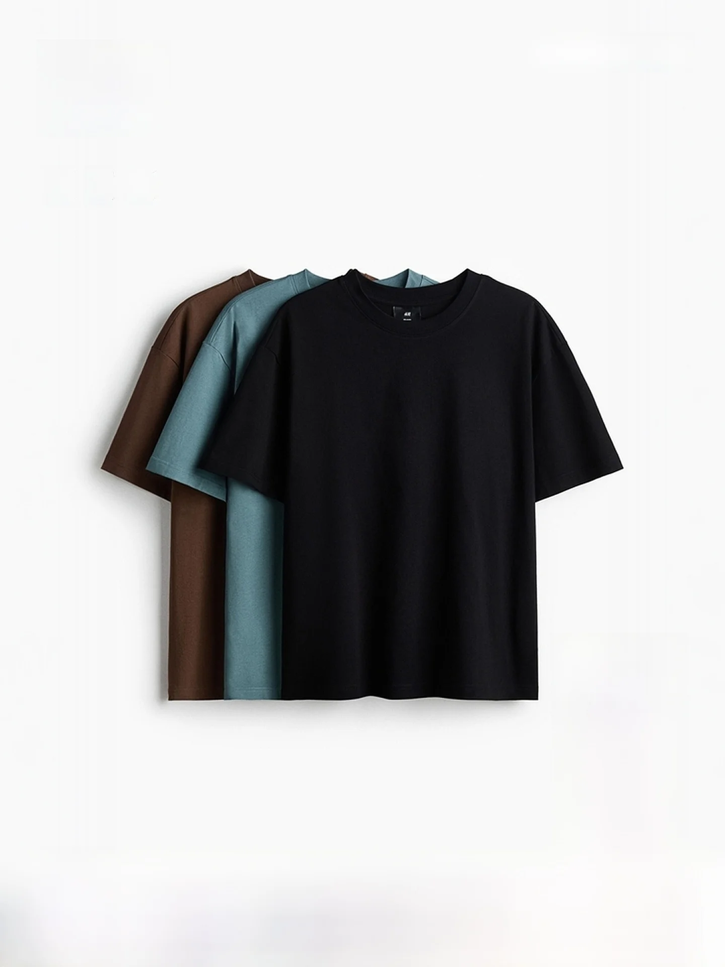 H&M Men's Casual Style Cotton T-shirts 3-Pack Summer New Arrival Standard Fit Short Sleeve Comfortable Breathable Fashion
H&M Men's Casual Style Cotton T-shirts 3-Pack Summer New Arrival Standard Fit Short Sleeve Comfortable Breathable Fashion