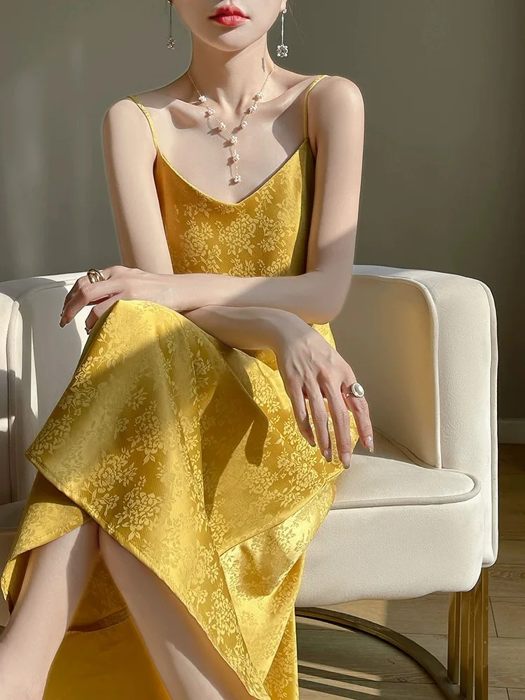 Elegant Summer Long Dress Women's Sleeveless Satin Lace Trim Dress Slimming Vest Strap Dress High-End Feelings Chinese Brand
Elegant Summer Long Dress Women's Sleeveless Satin Lace Trim Dress Slimming Vest Strap Dress High-End Feelings Chinese Brand