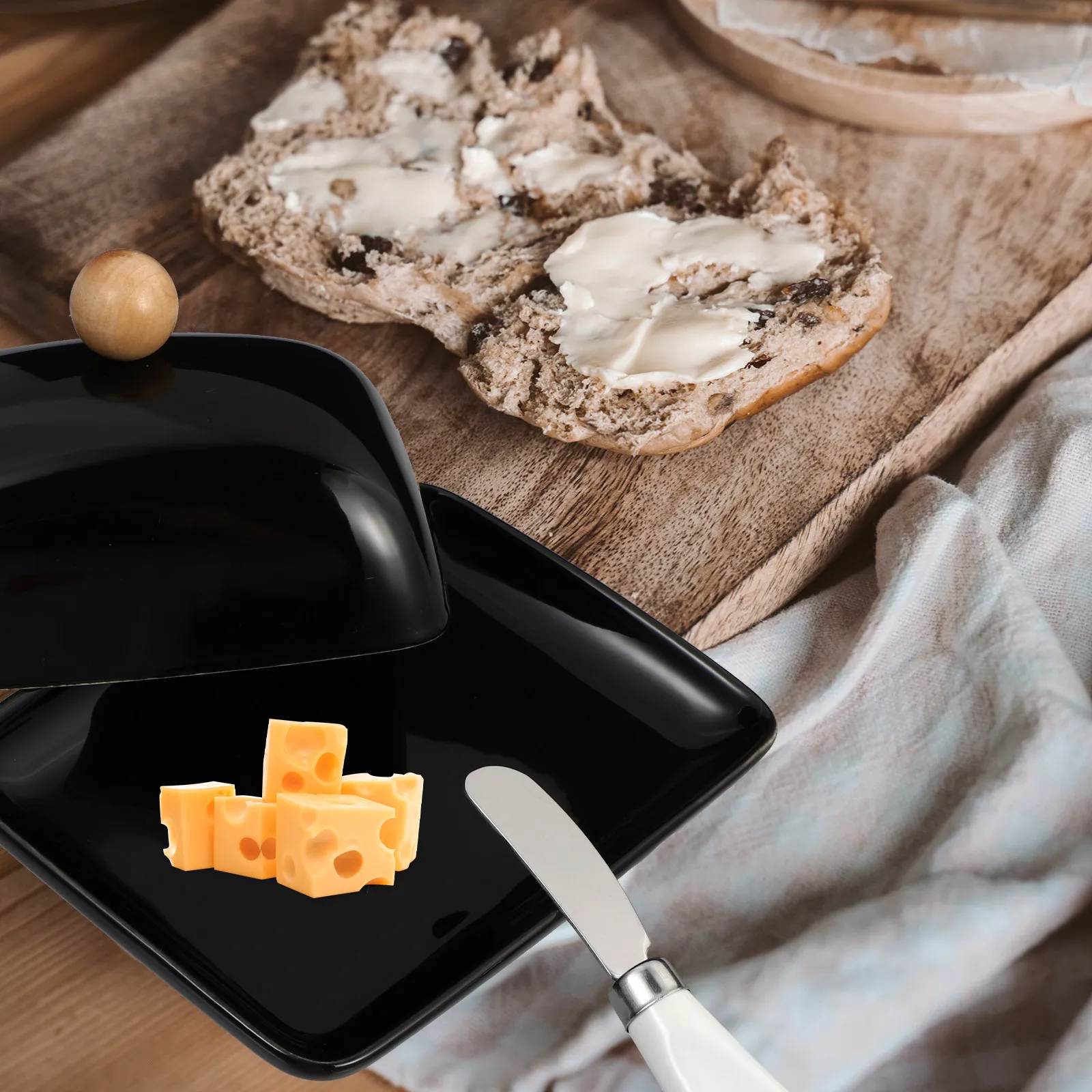 1Pcs Ceramic Butter Box with Lid Elegant Kitchen Butter Container for Birthday Party Banquet Wedding Graduation Daily Pasta
1Pcs Ceramic Butter Box with Lid Elegant Kitchen Butter Container for Birthday Party Banquet Wedding Graduation Daily Pasta
