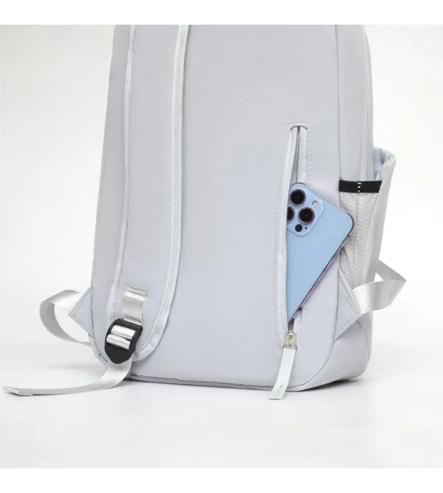 Solid-color Everyday Backpack Designed for Students Commuters and Casual Getaways
Solid-color Everyday Backpack Designed for Students Commuters and Casual Getaways