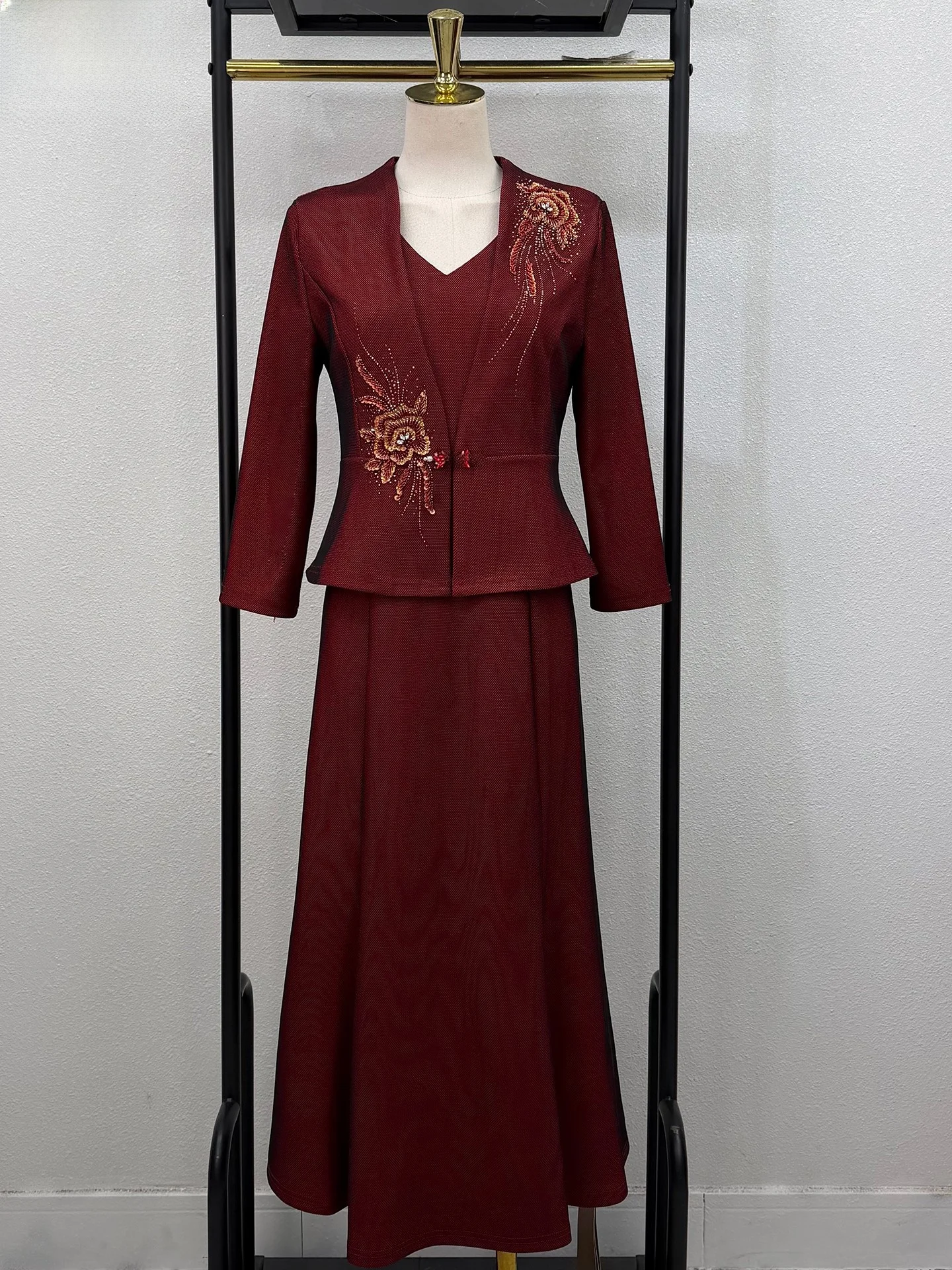 Elegant Young Mom Wedding Dress Two-Piece Set High-End Mommy-to-Be Bridal Gown Sleeveless Autumn Winter Long Dress
Elegant Young Mom Wedding Dress Two-Piece Set High-End Mommy-to-Be Bridal Gown Sleeveless Autumn Winter Long Dress