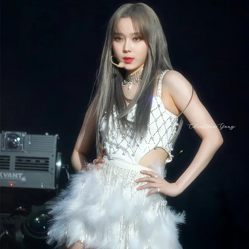 New Jazz Dance Clothes Korean Women Group White Clothing Modern Street Dance Kpop Hip Hop Rhinestone Tops Feather Skirt DWY7827
New Jazz Dance Clothes Korean Women Group White Clothing Modern Street Dance Kpop Hip Hop Rhinestone Tops Feather Skirt DWY7827