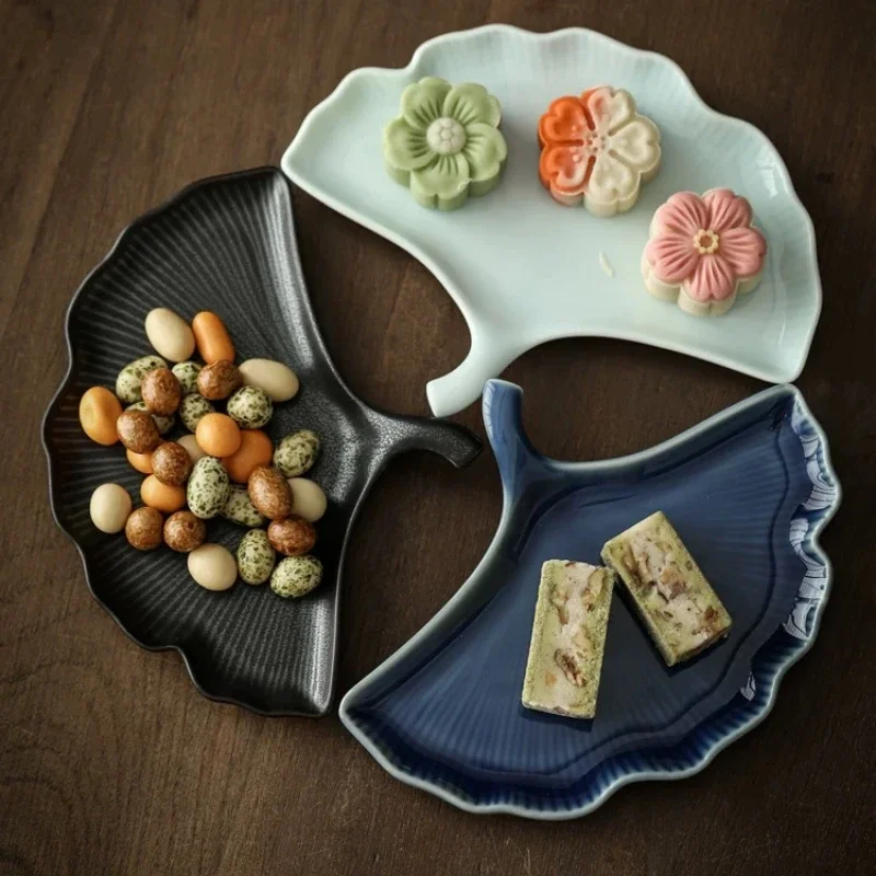 Chinese Ginkgo Leaf Shaped Ceramic Dessert Plate, Antique Style Exquisite Tea Tray Cake Rack, Decorated with Cute Plates
Chinese Ginkgo Leaf Shaped Ceramic Dessert Plate, Antique Style Exquisite Tea Tray Cake Rack, Decorated with Cute Plates