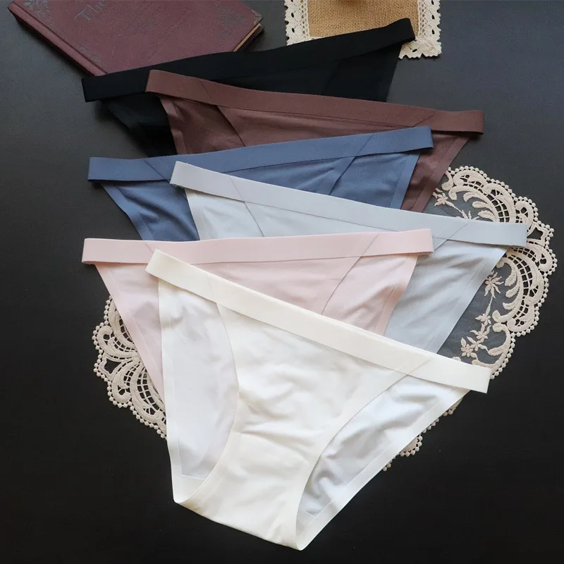 Silk Sexy Women's G-String Seamless Panties Low Waist One-Piece Design Pure Color Home Comfort Underwear for Ladies
Silk Sexy Women's G-String Seamless Panties Low Waist One-Piece Design Pure Color Home Comfort Underwear for Ladies