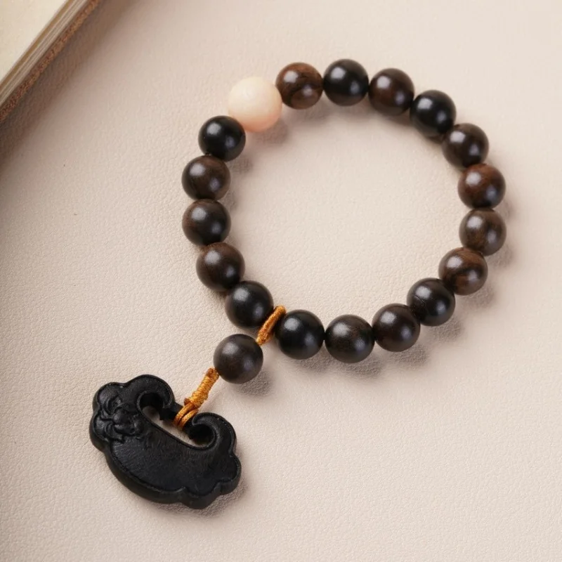 Original by Shen Guibao: 10mm single-loop bracelet with pendant, simple and elegant design
Original by Shen Guibao: 10mm single-loop bracelet with pendant, simple and elegant design