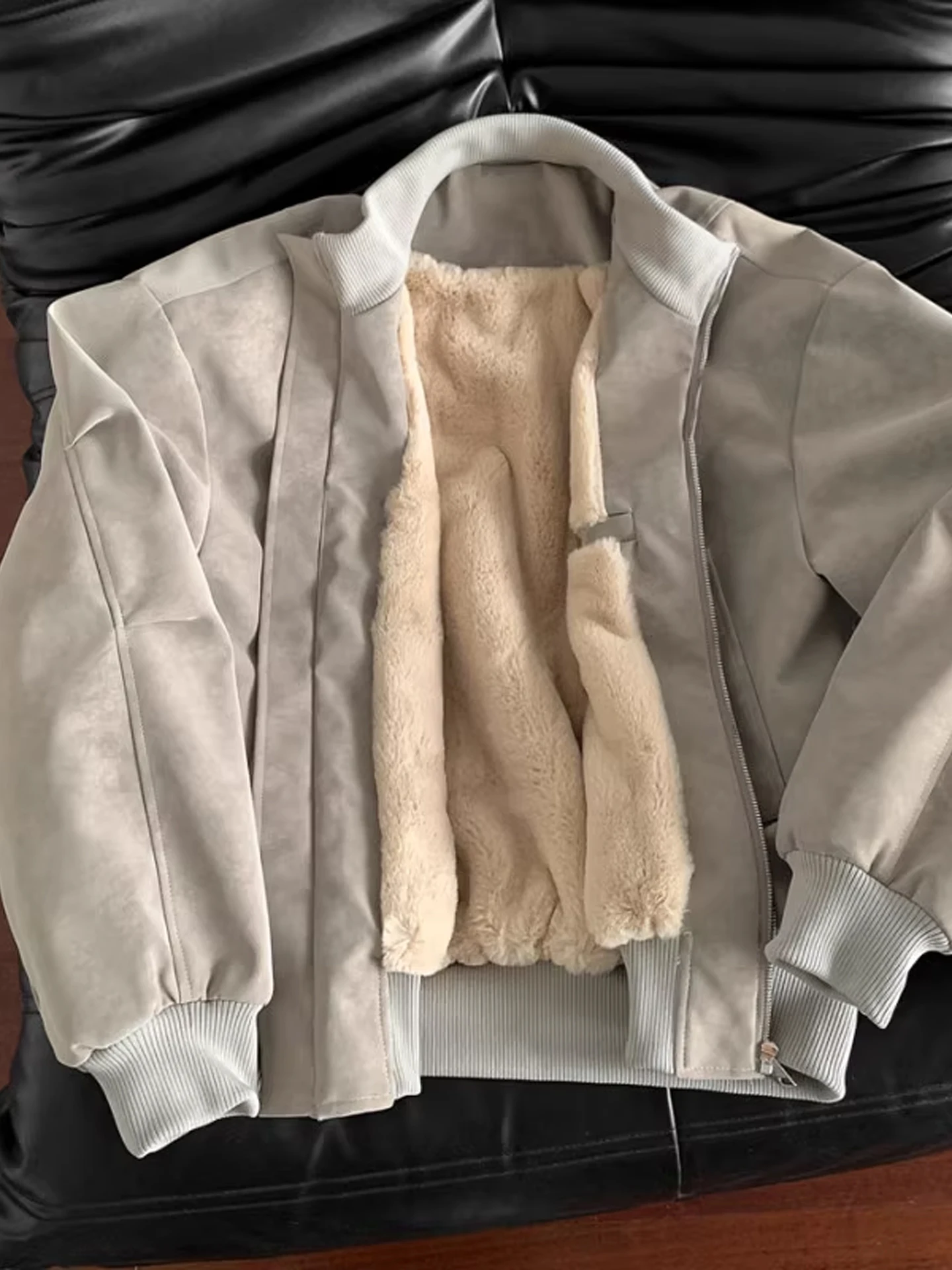 American Dyed PU Leather Jaet Cotton Coat Men's Winter Bomber Fce Lined Thi Warm Stand Collar Cotton Outerwear
American Dyed PU Leather Jaet Cotton Coat Men's Winter Bomber Fce Lined Thi Warm Stand Collar Cotton Outerwear