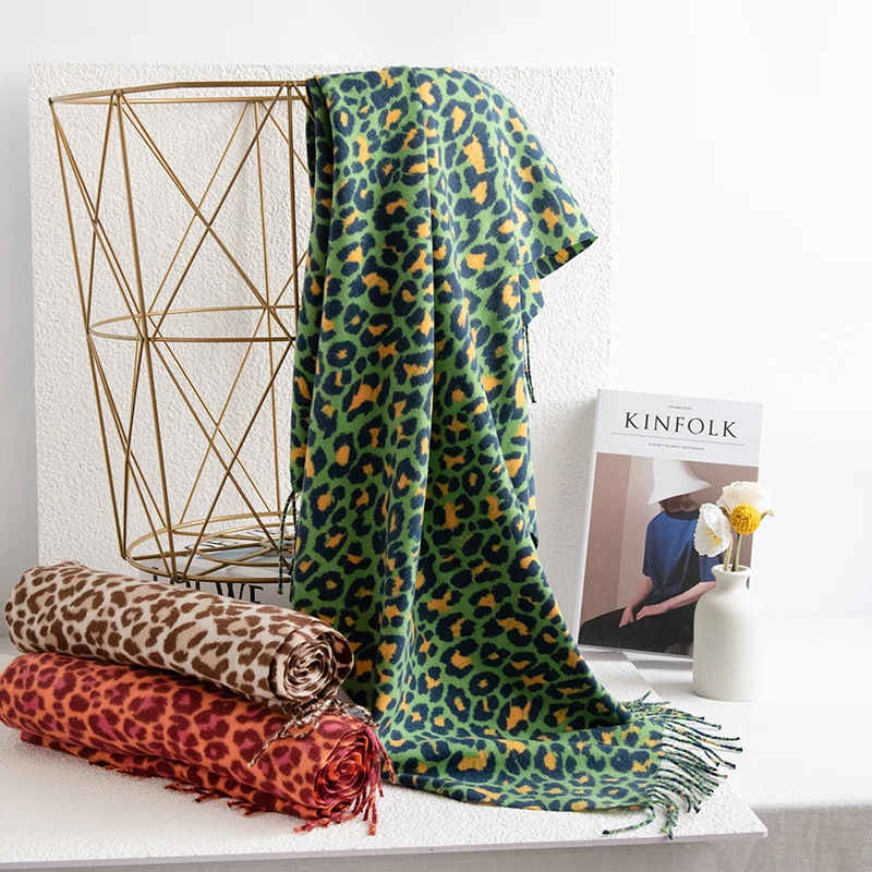 Women Winter Scarf Paisley Print Cashmere Pashmina Shawls Wraps Hijab Shawls and Wraps Female Echarpe Scarves Luxury Brand 2025
Women Winter Scarf Paisley Print Cashmere Pashmina Shawls Wraps Hijab Shawls and Wraps Female Echarpe Scarves Luxury Brand 2025