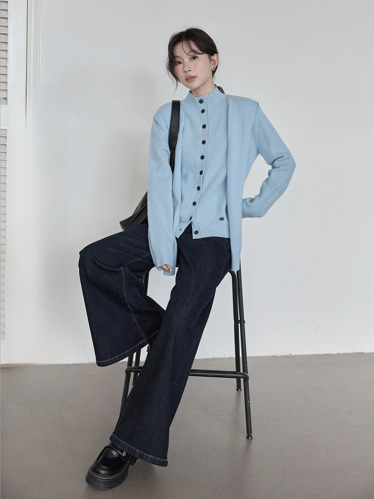 Синий вязаный кардиган-двойка для женщин, модный корейский стиль, осень-зима, новинка, универсальный, от HuiXi
Синий вязаный кардиган-двойка для женщин, модный корейский стиль, осень-зима, новинка, универсальный, от HuiXi