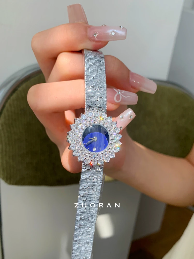 Originalgift Heavyindustry light luxury exquisite royal blue design sense fashion highend temperament ladies watch original gift 
Originalgift Heavyindustry light luxury exquisite royal blue design sense fashion highend temperament ladies watch original gift