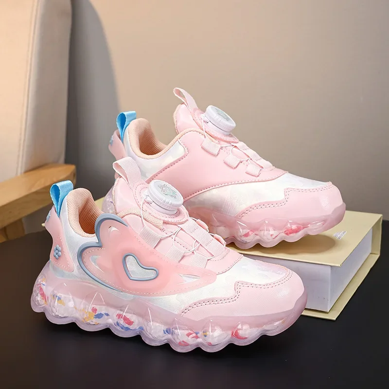 In Spring and Autumn of 2024, The New Girls' Casual Sports Shoes Are Non-slip and Versatile for Boys and Girls.
In Spring and Autumn of 2024, The New Girls' Casual Sports Shoes Are Non-slip and Versatile for Boys and Girls.