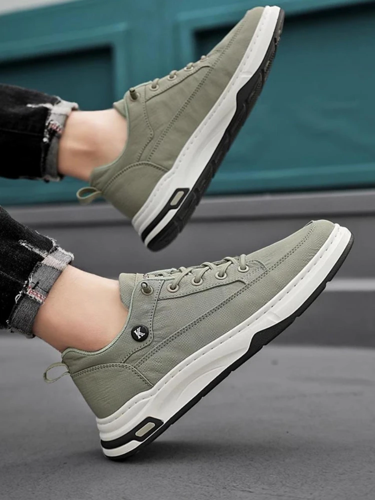 Кроссовки с мягкой стелькой, спортивная мужская обувь на платформе, распродажа, дышащая мужская повседневная обувь для отдыха из некожи, легкая походная обувь 
Кроссовки с мягкой стелькой, спортивная мужская обувь на платформе, распродажа, дышащая мужская повседневная обувь для отдыха из некожи, легкая походная обувь