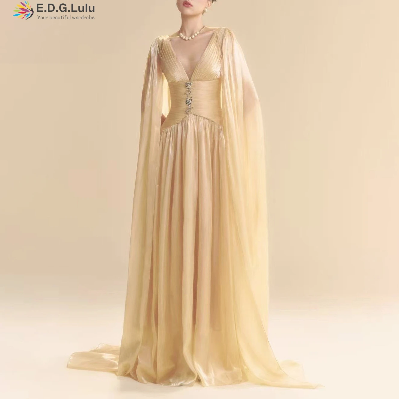 EDGLuLu Palace Style Long Sleeved Shawl Birthday Dresses Luxury 2025 Woman Waist Pleated Diamond Inlay Evening Dress 1206
EDGLuLu Palace Style Long Sleeved Shawl Birthday Dresses Luxury 2025 Woman Waist Pleated Diamond Inlay Evening Dress 1206