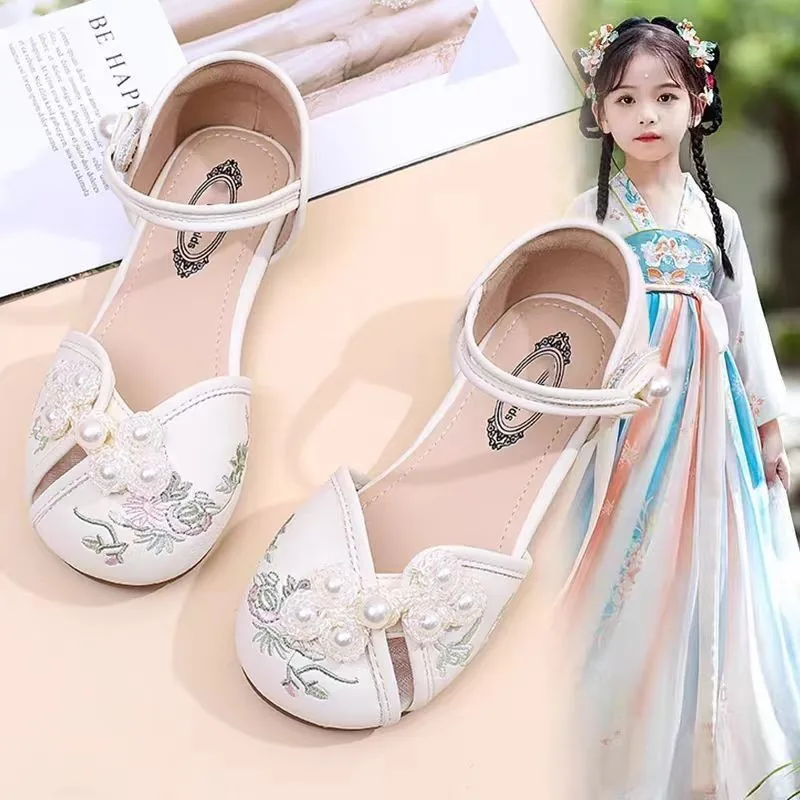 New Children's Qipao Sandals Girls Soft Soft-toe Casual Shoes Primary School Chinese Dance Shoes Children's Hanfu Pearl Shoes
New Children's Qipao Sandals Girls Soft Soft-toe Casual Shoes Primary School Chinese Dance Shoes Children's Hanfu Pearl Shoes