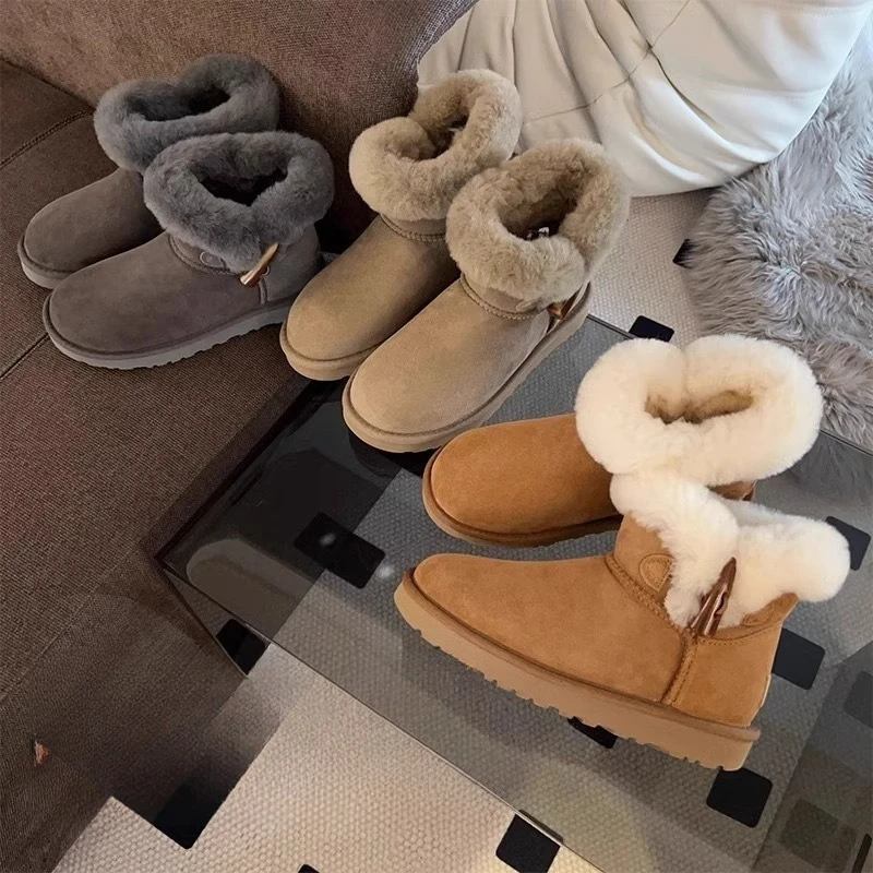 2025 New Fashion Casual Winter Fur Integrated Horn Buckle Short Tube Women's Warm Non-slip Snow Boots
2025 New Fashion Casual Winter Fur Integrated Horn Buckle Short Tube Women's Warm Non-slip Snow Boots