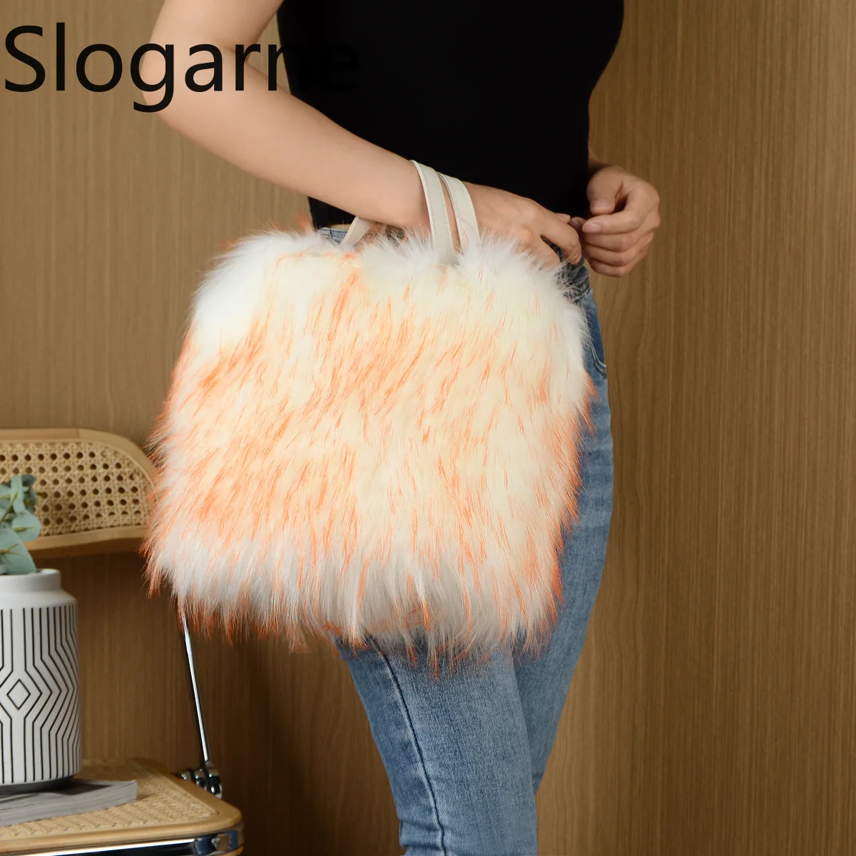 European American Faux Fur Handbag Women 2026 Luxury New Design Raccoon Fur Tote Bag Ladies Large Capacity Fluffy Messenger Bag
European American Faux Fur Handbag Women 2026 Luxury New Design Raccoon Fur Tote Bag Ladies Large Capacity Fluffy Messenger Bag
