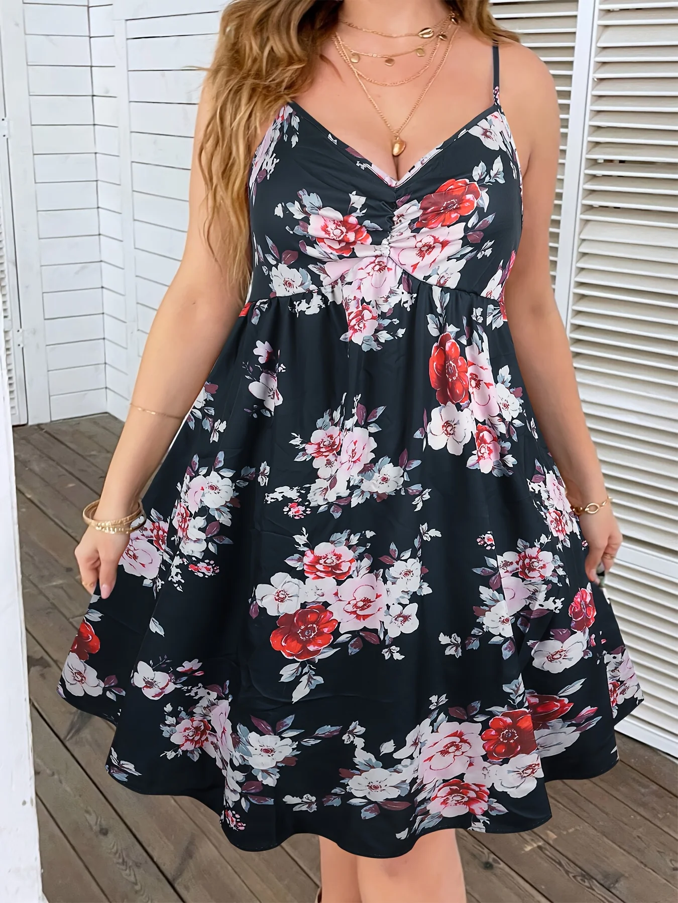Plus Size Floral Print Cami Dress, Elegant V-Neck Spaghetti Strap A-Line Dress for Women
Plus Size Floral Print Cami Dress, Elegant V-Neck Spaghetti Strap A-Line Dress for Women