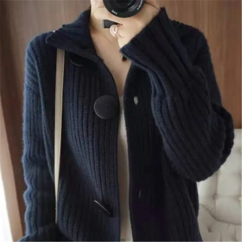 Весенний новый модный свитер с отложным воротником и длинными рукавами, женский уличный лоскутный кардиган на пуговицах, винтажные элегантные топы XQ58
Весенний новый модный свитер с отложным воротником и длинными рукавами, женский уличный лоскутный кардиган на пуговицах, винтажные элегантные топы XQ58