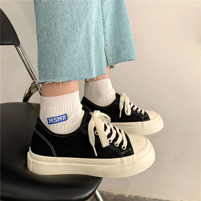 New 2024 Men Women Sport Shoes Black and White Casual Sports Shoe Sneakers A024186324503
New 2024 Men Women Sport Shoes Black and White Casual Sports Shoe Sneakers A024186324503