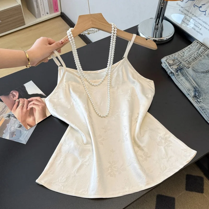 New Chinese Style Heavy Work Embroidery National Style Base Layer Vest Improved Strap Tunic Top for Women Spring Season
New Chinese Style Heavy Work Embroidery National Style Base Layer Vest Improved Strap Tunic Top for Women Spring Season