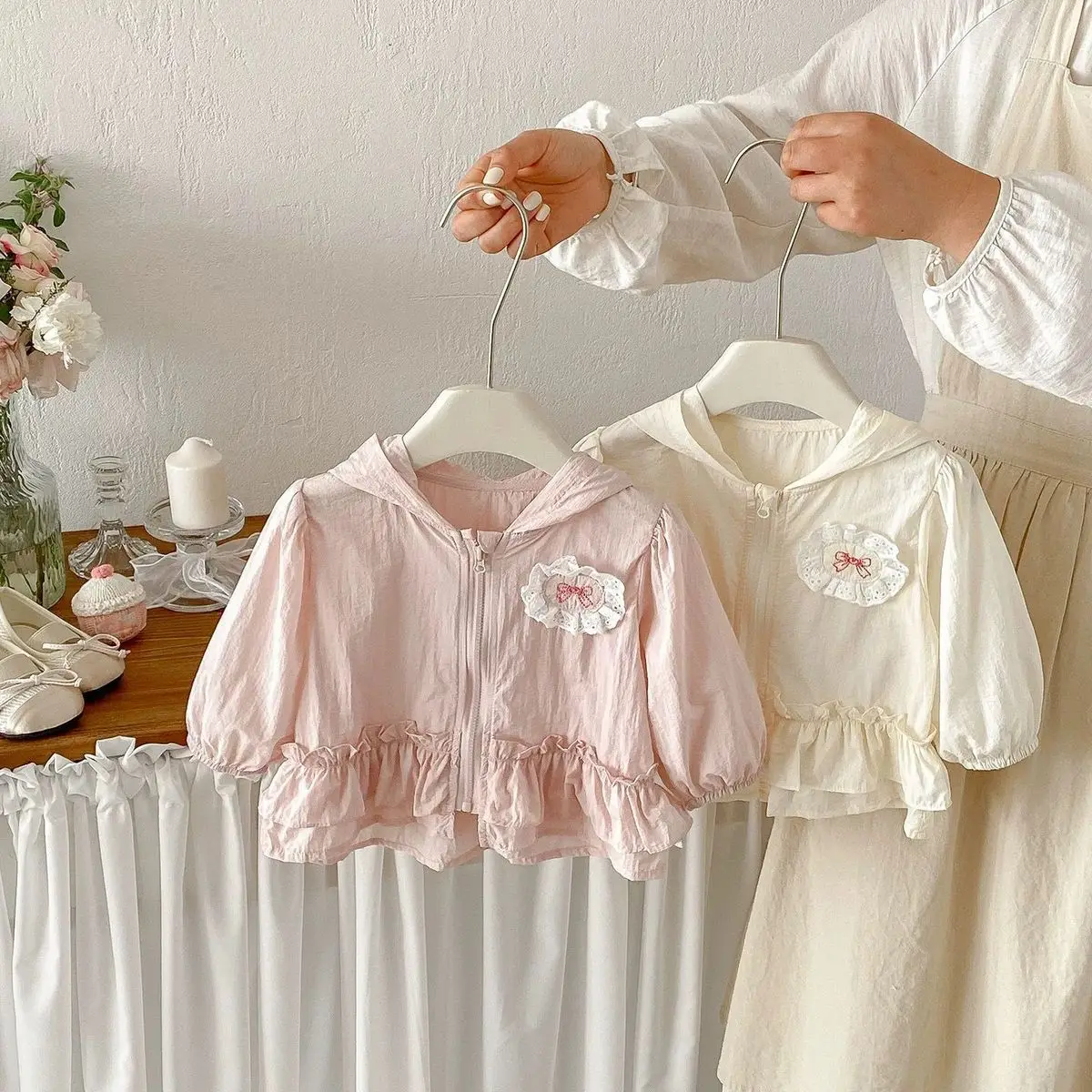 Summer Girls Lace Hooded Jacket Breathable Sunscreen Coat Cute Toddler Baby Girl Light Outerwear Kids Clothes
Summer Girls Lace Hooded Jacket Breathable Sunscreen Coat Cute Toddler Baby Girl Light Outerwear Kids Clothes